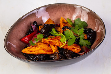 Fried tofu with mushrooms