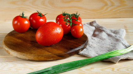 Tomato kitchen board onion