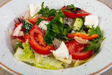 Salad with mozzarella