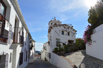 Macharaviaya, Axarquía, Málaga, pueblos, calles, paisaje rural.