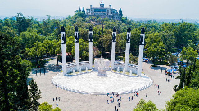 monumento ni&ntilde;os heroes