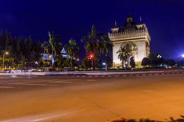 Fototapeta premium Patuxay Vientiane laos, night cityscape with long exposure