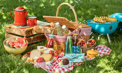 Delicious summer picnic arrangement