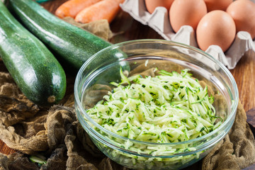 Grated zucchini to prepare fritters