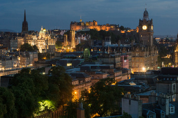 Fototapeta na wymiar Edinburgh at night