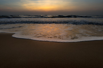 Fototapeta na wymiar Beautiful sky before Sunrise with seascape for background