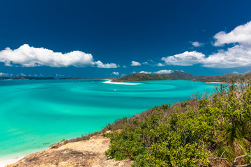 Fototapeta na wymiar Amazing Whitehaven Beach in the Whitsunday Islands, Australia
