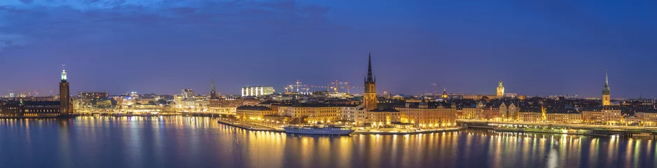 Foto op Canvas Stockholm panorama nacht skyline van de stad in Stockholm City Hall en Gamla Stan, Stockholm Sweden © Noppasinw