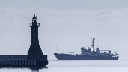 WARSHIP - The Polish hydrographic ship maneuvers at sea © Wojciech Wrzesień