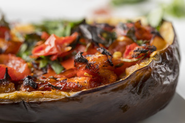 Gegrillte gefüllte Aubergine eine türkische Gericht