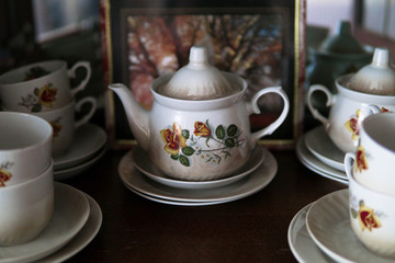 Vintage dish set