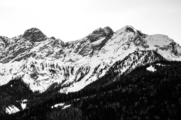 Fototapeta na wymiar Beautiful snow mountain landscape in Austria