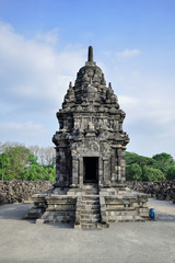 Obraz premium Buddhist temple with blue sky in complex of candi sewu or sewu temple, near Prambanan, Central Java, Indonesia.