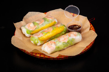 Spring roll with prawn