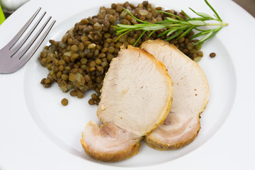rôti de porc et lentilles