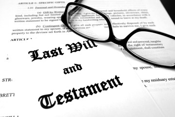 Last Will and Testament for Estate Planning with Glasses