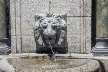 The lion head fountain 
