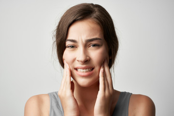 woman with toothache