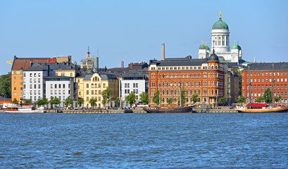 Obraz premium Finland, Helsiki. Pohjoisranta embankment. View from sea