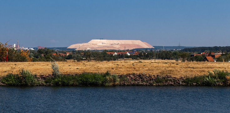 Kaliberg Loitsche mit Mittellandkanal