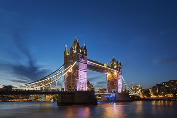 Fototapeta na wymiar Londres Tower Bridge