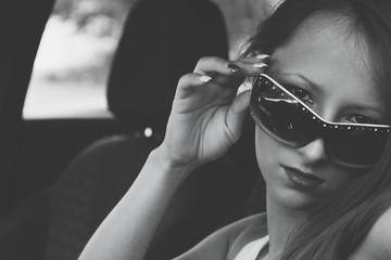 Obraz premium young woman with sunglasses