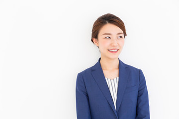 リラックスする女性　ビジネス