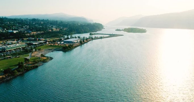 Hood River Oregon City Overview Bright Sunlight Waterfront View