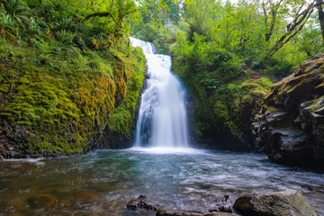 Obraz na płótnie Canvas Bridal falls waterfall in Oregon.