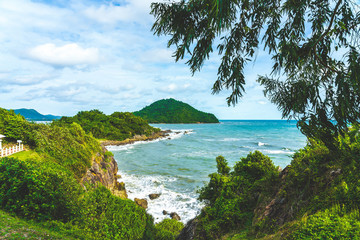 Obraz premium Beautiful Tropical Beach blue ocean background Summer view Sunshine at Sand and Sea Asia Beach Thailand Destinations 