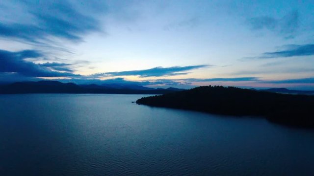 wild jocassee pristine lake in south carolina
