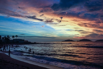 Obraz premium ATARDECER EN EL MAR