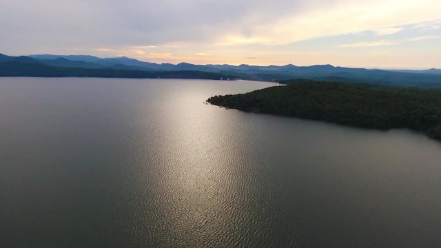 wild jocassee pristine lake in south carolina