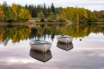 Photo sur Plexiglas Salle Deux bateaux sur le Loch Rusky dans le parc national des Trossachs