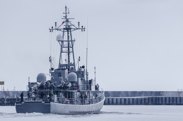MINESWEEPER - The Polish warship is sailing into the sea   © Wojciech Wrzesień