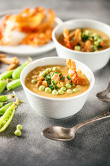 Pea  soup with bacon