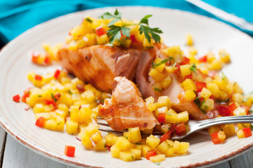 Grilled salmon with mango salsa