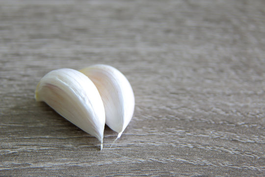 fresh garlic cloves