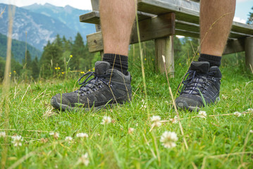 Mann in Wanderschuhen