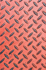 赤色に塗装された縞板