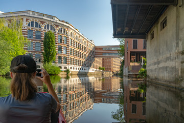 Leipzig per Boot erkunden - Bootfahren und Wohnen zwischen Karl Heine Kanal und Leipziger Hafen 

