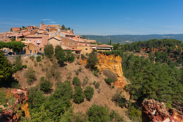 Fototapeta na wymiar Village of Roussillon in Vaucluse, Provence, France