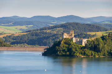 Obraz premium Dunajec Castle - a medieval fortress located near Niedzica village. Poland. Europe.