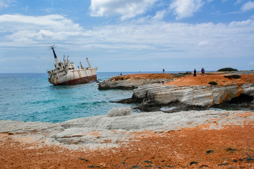 Wrak statku Edro III, Pegeia, Paphos, Cypr - obrazy, fototapety, plakaty