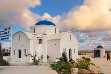 Kościół w stylu greckim, zachód słońca, St. Nicholas Church Paphos, Cyprus © Agnieszka