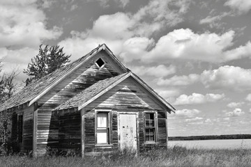 Obraz premium Old Abandoned Farmhouse