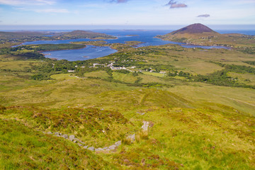 Naklejka premium Ballynakill Bay with mountains in Letterfrack
