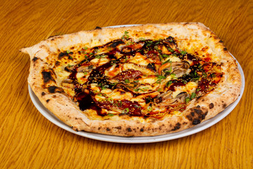 Pizza with eel