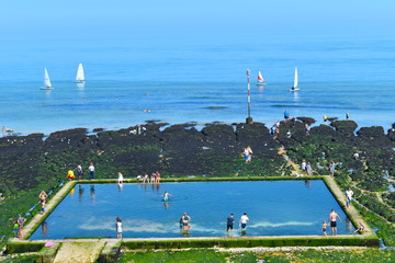 Man-made tidal pool. Viking Bay, Broadstairs, Kent, UK