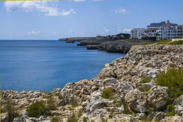 Fototapeta na wymiar Mallorca Sommer mit blauen Himmel Ostküste 